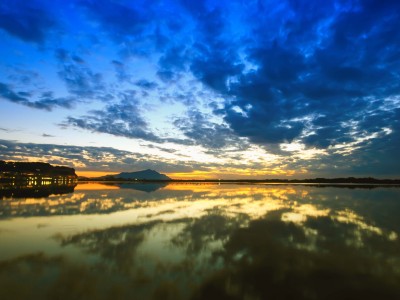 小孩咳嗽睡觉时喉咙有声音怎么治疗（孩子咳嗽睡觉时嗓子滋滋响）