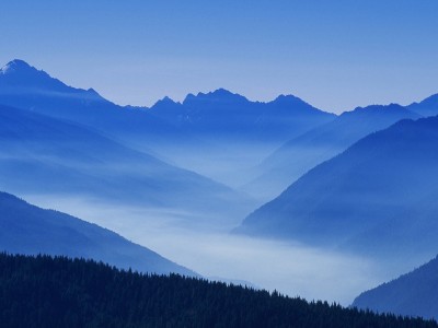 怀孕初期小腹突出怎么回事（怀孕初期小腹有点鼓起来）